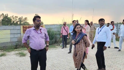 Administration freed 13 bighas of land worth Rs 1.76 crore, removed encroachments with JCB
