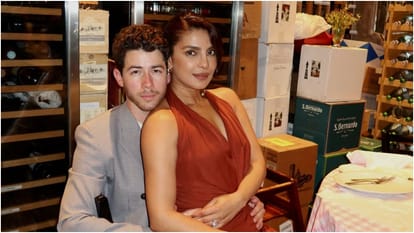 Nick Jonas Shares A Photo With Priyanka Chopra Sitting On His Lap Says Lucky Me Actress Reaction Goes Viral