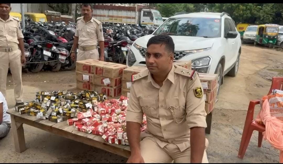 Bihar News: Fake police inspector arrested in Patna: Liquor smuggling, liquor ban, crime news updates
