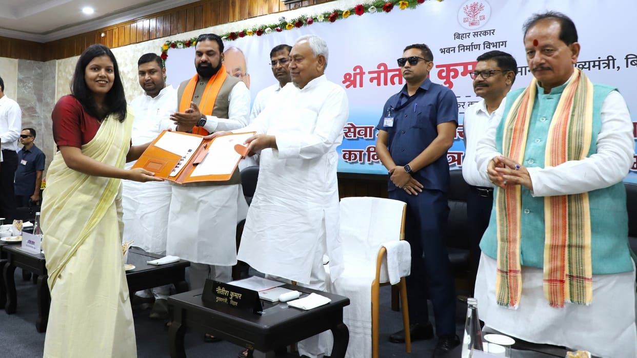 Bihar : Nitish Kumar gave appointment letters assistant architects decorate infrastructure iconic buildings