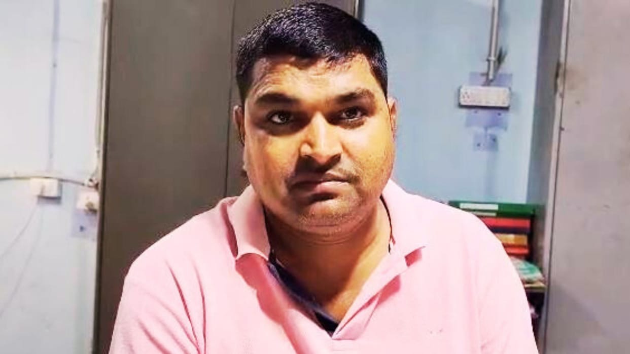 Ballia News House sold without paying off loan bank manager filed complaint stunned to see cunning style