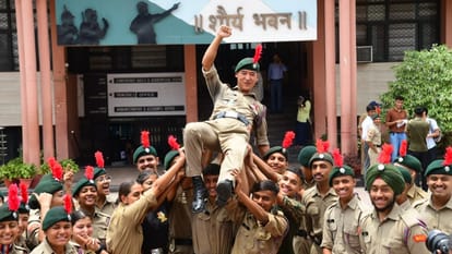 डीएवी कॉलेज के कैडेट पद्मा नामगेल का सम्मान