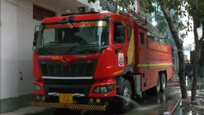 Delhi Fire broke out in factory in Narela fire tenders are present at spot