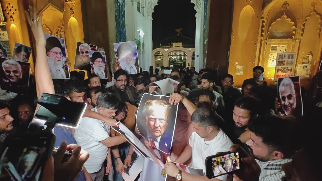 Lucknow: Effigies of the US and Israeli presidents were burnt in Lucknow against Iran attacks, slogans were ra