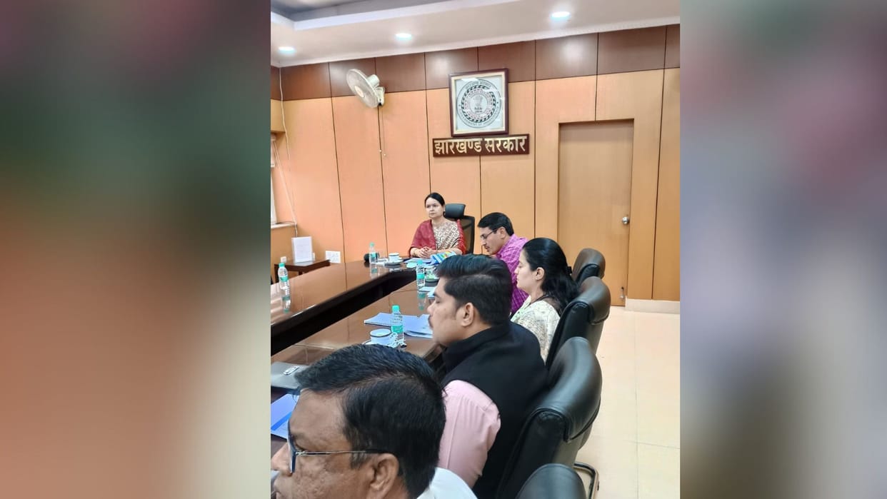 Jharkhand: All DCs should give leadership in the success of Jal Jeevan Mission: Chief Secretary Alka Tiwari