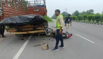 Kanpur Accident Bike rider collided with parked DCM accident happened due to negligence of NHAI