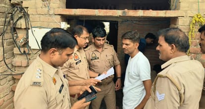Kanpur Murder Killed wife by repeatedly hitting her with stone slab tried to kill grandson accused absconding