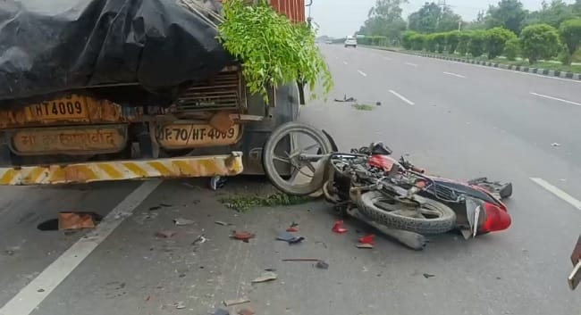 Kanpur Accident Bike rider collided with parked DCM accident happened due to negligence of NHAI