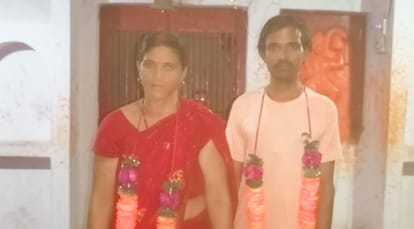 UP News  Lover came to meet wife husband caught them and got them married in temple got agreement letter