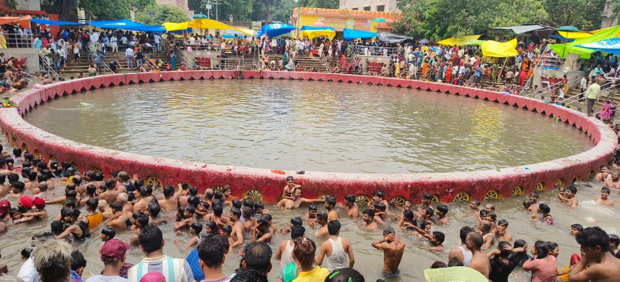 wave  faith surged  Ashadh Amavasya two lakh devotees took  dip at Naimisharanya