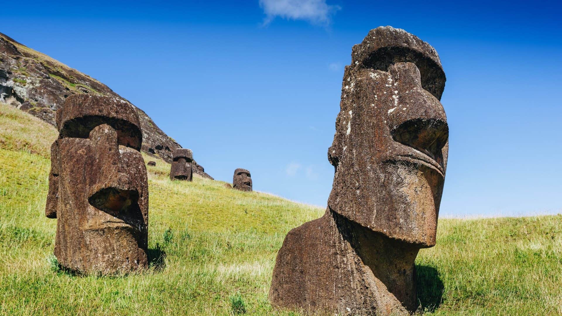 Unsolved Mysteries of History 7 Secrets No One Has Cracked Yet itihas ke ansuljhe rahasya