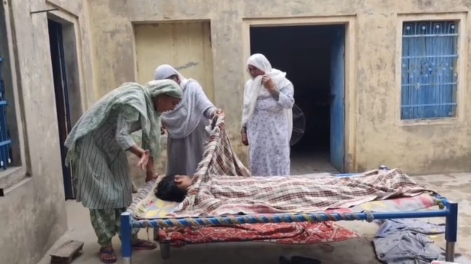 Husband kill his wife while she talking on mobile in Moga