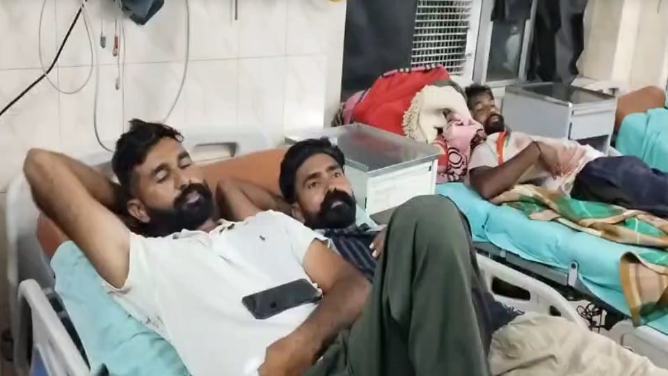 10 people were injured in a fight at Fatehabad