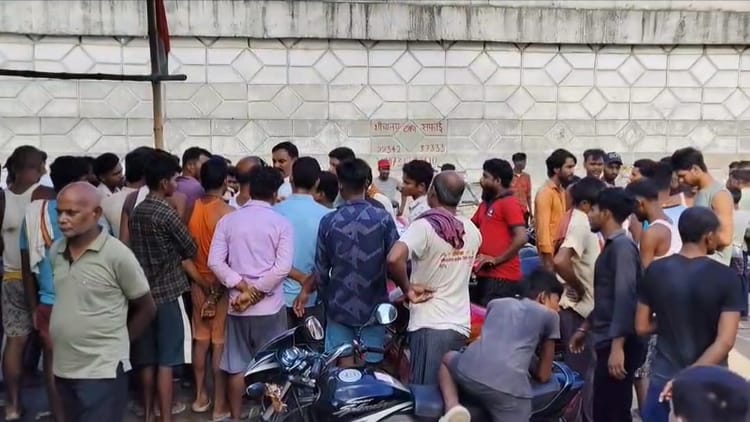 Bihar News: शिव मंदिर में दूध की जगह खून बहते देख दंग रह गए लोग, पुजारी का शव पड़ा था; जानिए, पूरा मामला