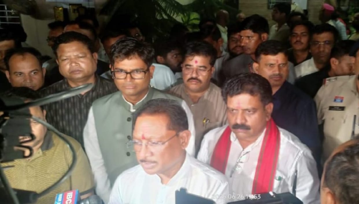Padmashree Surendra Dubey: CM Sai reached poet Surendra Dubey's house,  paid tribute