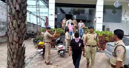 गिरफ्तार आरोपी