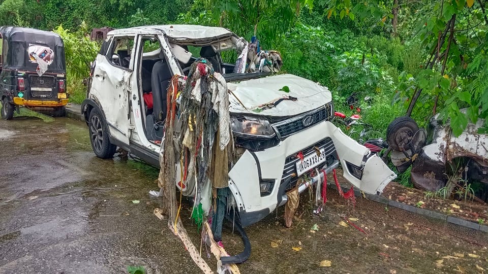 The car fell into the canal and everyone fell unconscious in haldwani