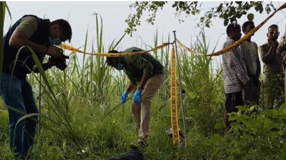 UP: प्रेमिका के परिजनों को फंसाने के लिए खुद पर चलवाई गोली, गलत जगह लगने से मौत; CCTV ने बदली हत्या की कहानी Meerut Youth Killed by Bullet Meant to Frame Girlfriend Family Fired by Minor Friend