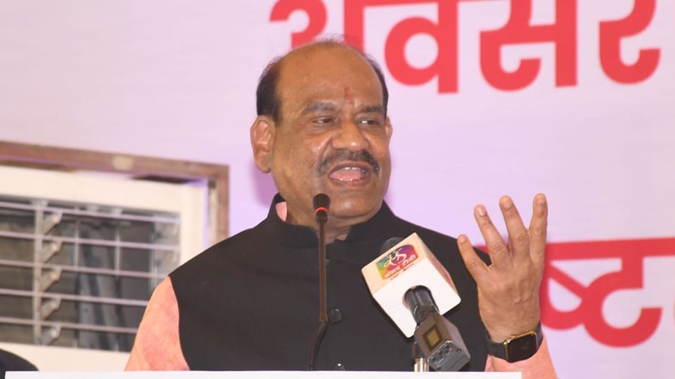 No party has written to me about boycotting joint committee of Parliament: LS Speaker Birla