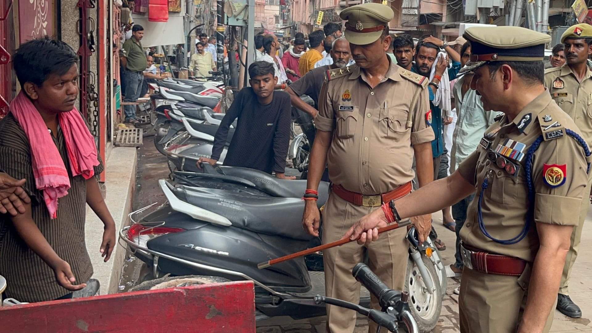Varanasi Police Commissioner Mohit Agarwal got encroachment removed