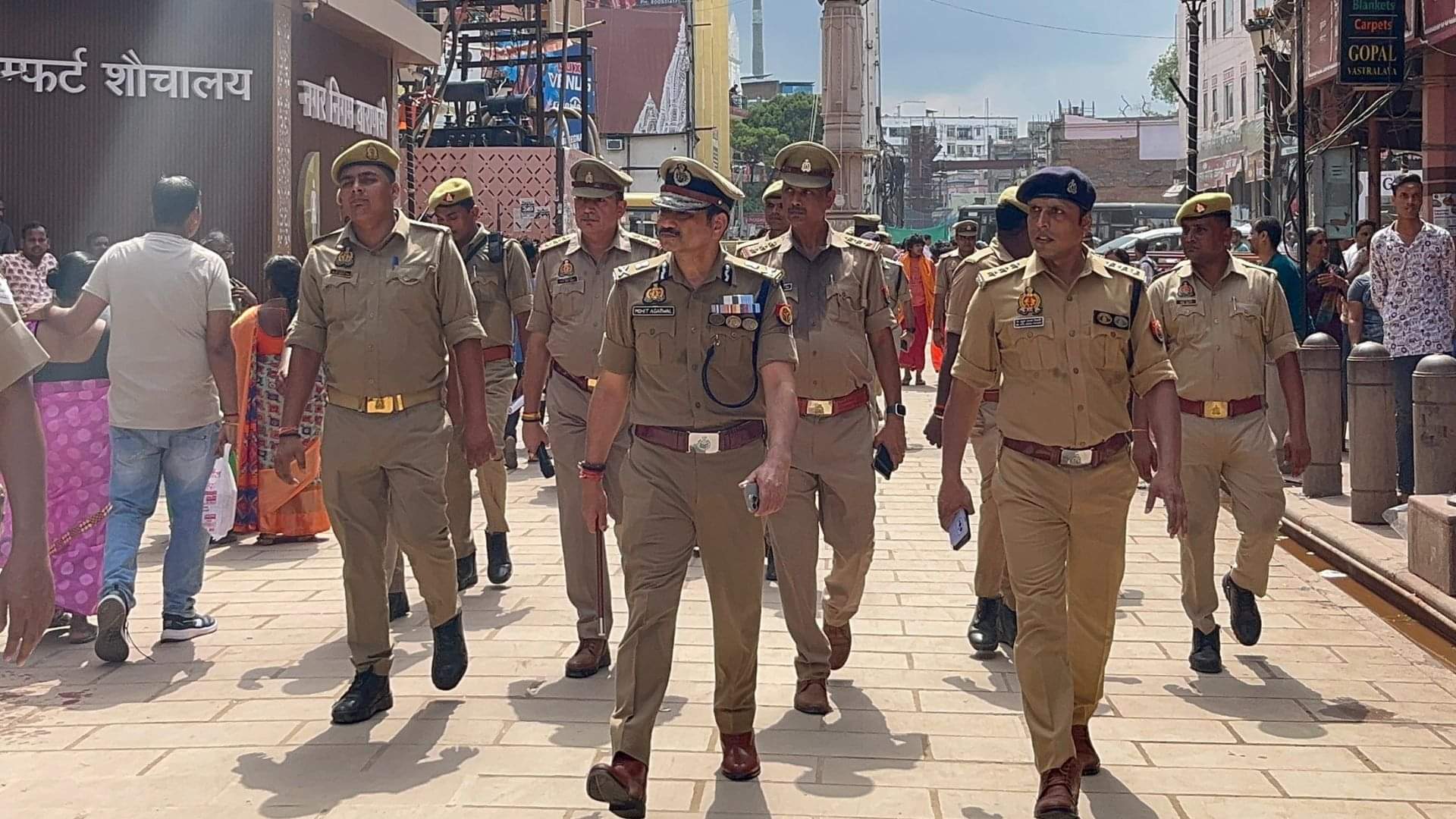 Varanasi Police Commissioner Mohit Agarwal got encroachment removed