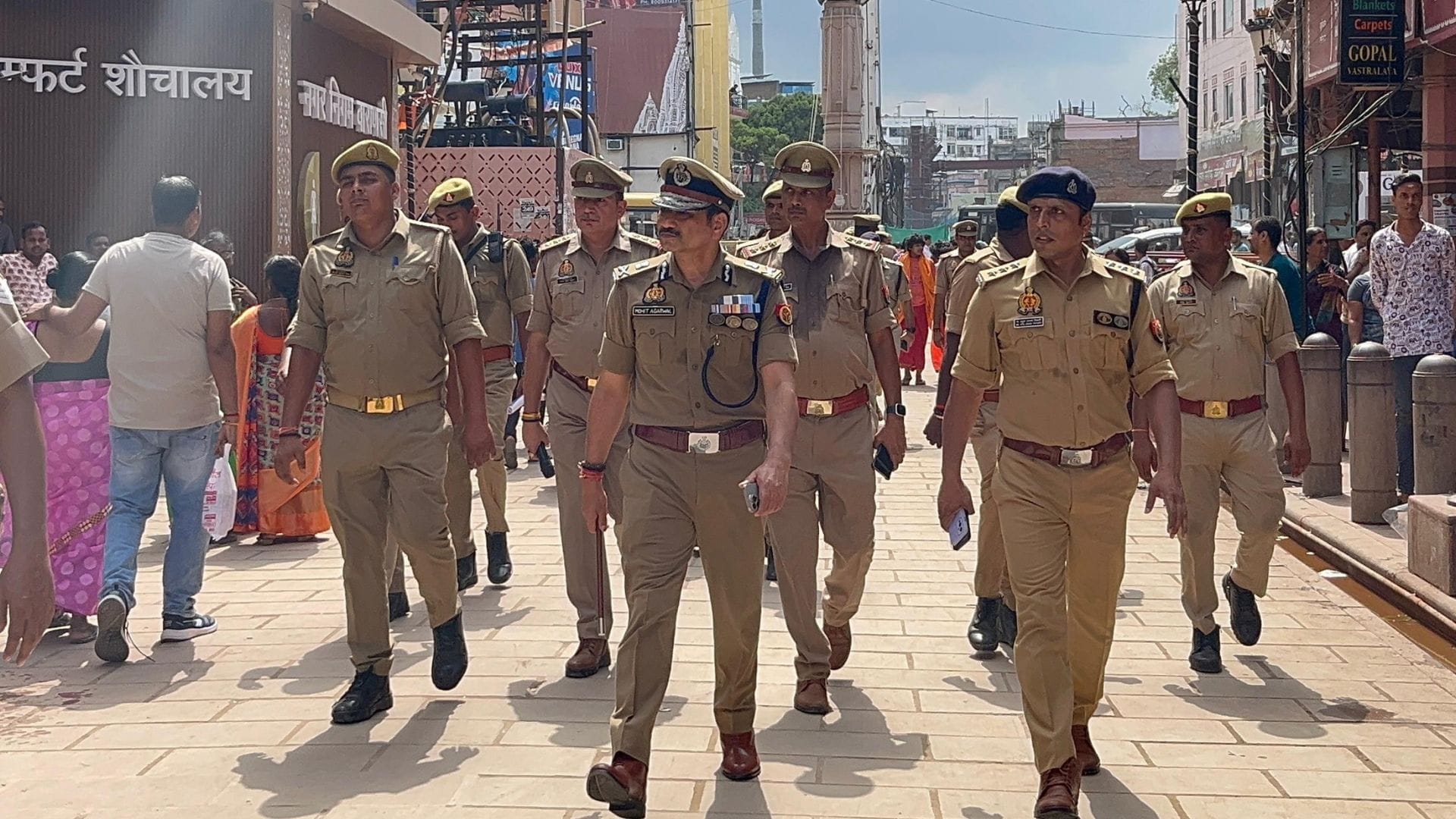 Varanasi Police Commissioner Mohit Agarwal got encroachment removed