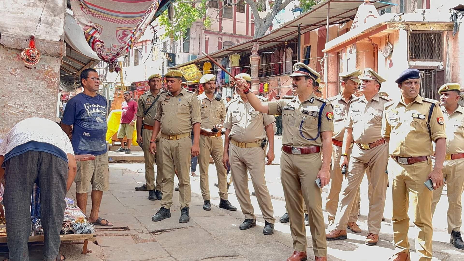Varanasi Police Commissioner Mohit Agarwal got encroachment removed