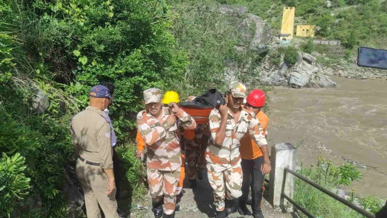 Rudraprayag Accident pilgrim tempo Traveller crashed near Rishikesh Badrinath Highway Chardham yatra photos