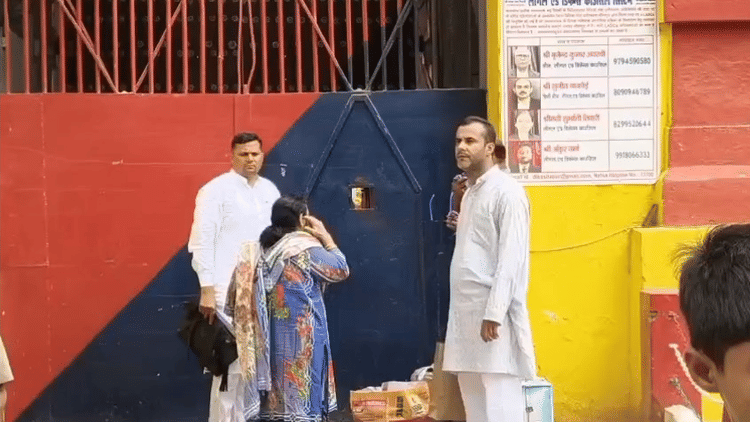 Azam Khan News: Silence Prevails Outside The Samajwadi Party Leader’s House; Police Patrolling Continues – Amar Ujala Hindi News Live