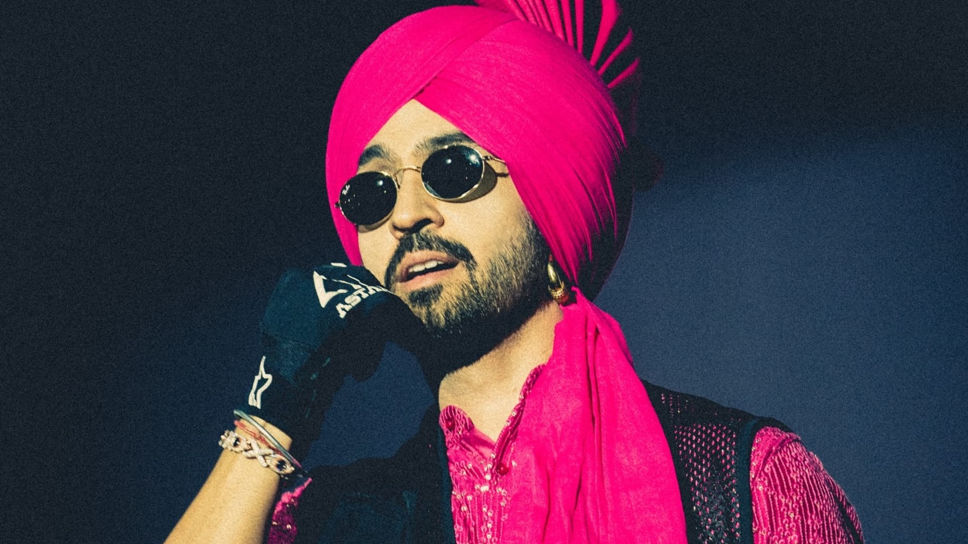 Rakhi Sawant Backs Diljit Dosanjh praise Hania Amir Amid Controversy users angry