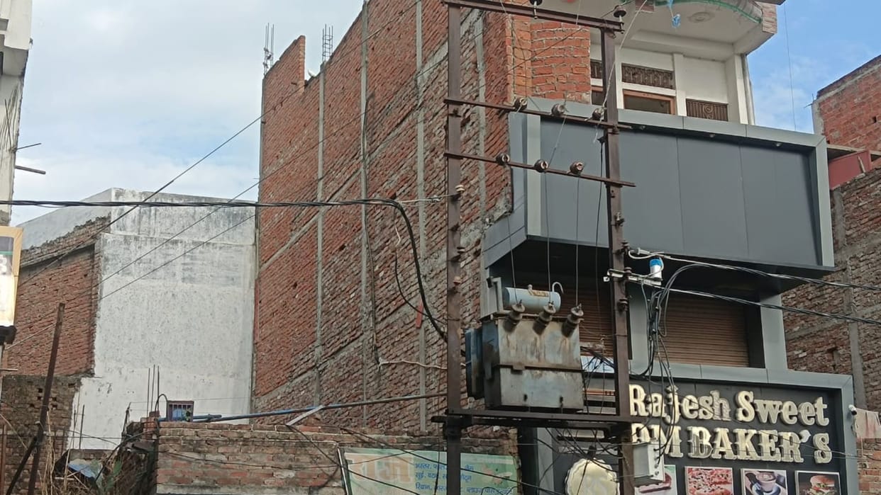 Transformer is inviting an accident A major accident can happen in Chaubepur town any time