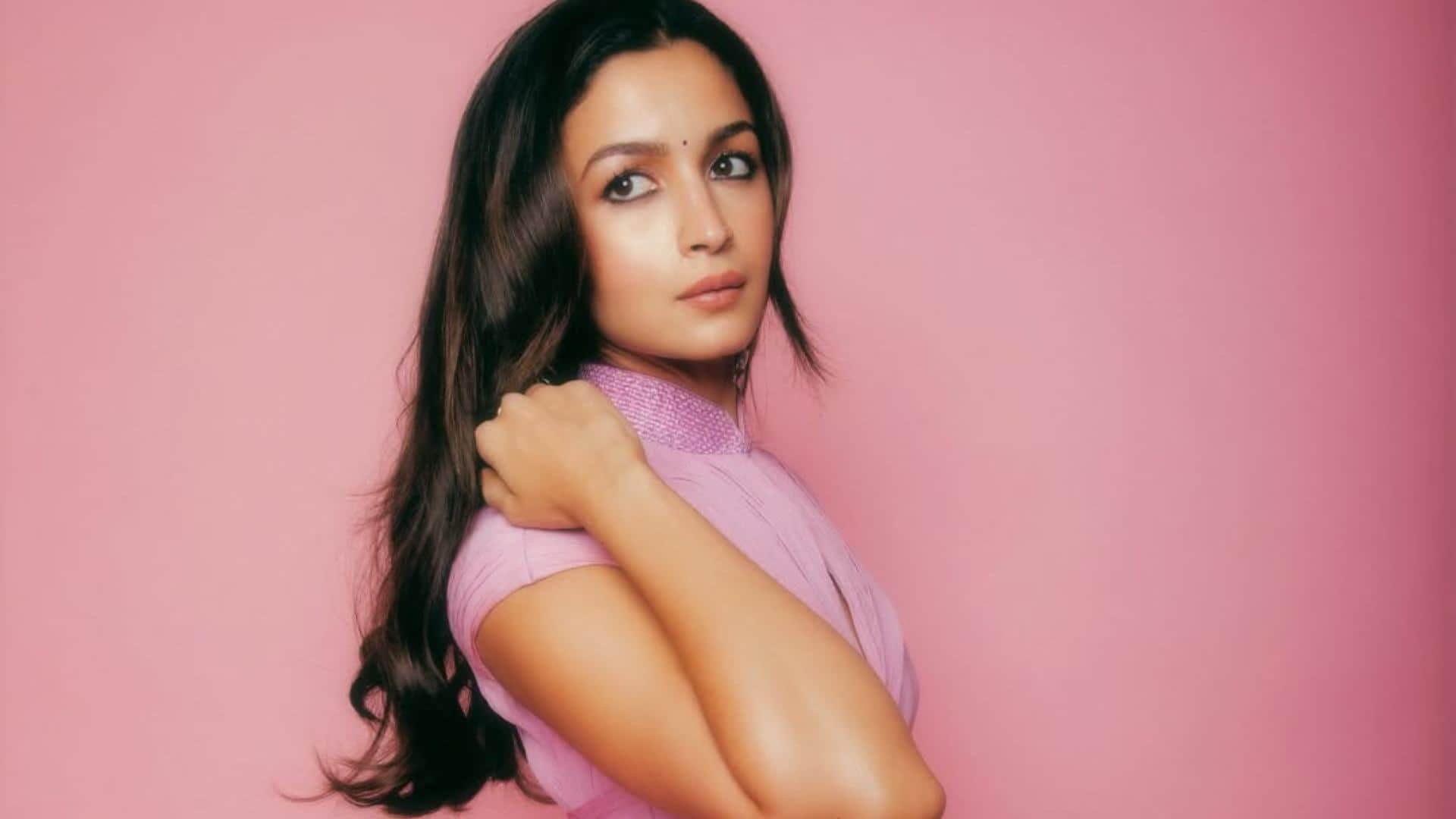 Alia Bhatt Calls Rekha Living Legend reached in Umrao Jaan rerelease event Shares Photos