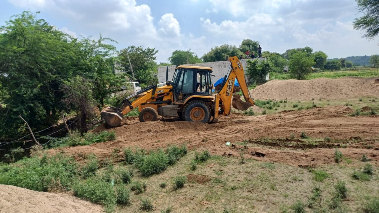 अवैध बजरी पर सबसे बड़ी कार्रवाई