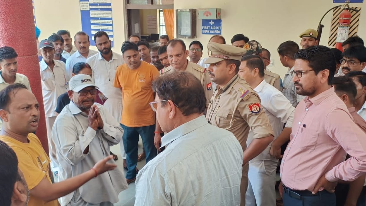 farmer tried to commit suicide in Palia tehsil of Lakhimpur kheri