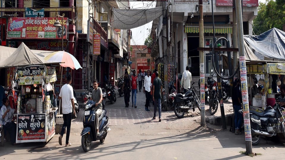 Driving license game in Aligarh