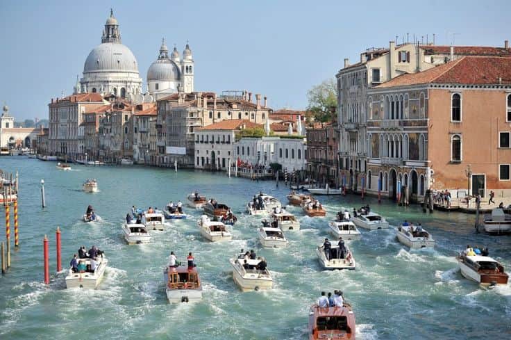 Jeff Bezos lauren Sanchez Venice Wedding photos Billionaires VIP Guests Security Italy LUXURY CANALSIDE HOTEL