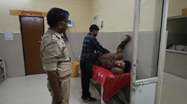 Kannauj Encounter between the miscreants who looted farmer and the police one got shot in the leg arrested