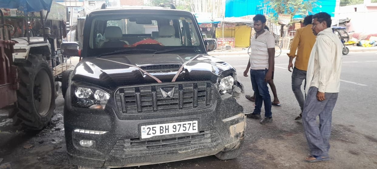 Kanpur Accident High speed Scorpio hits couple woman dies husbands treatment continues search for driver