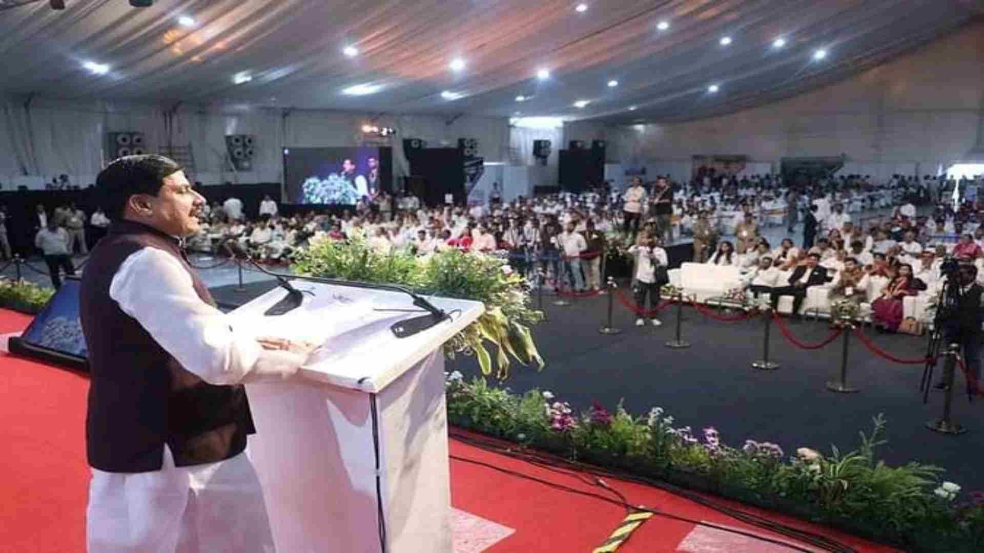 कार्यक्रम को संबोधित करते सीएम मोहन यादव।