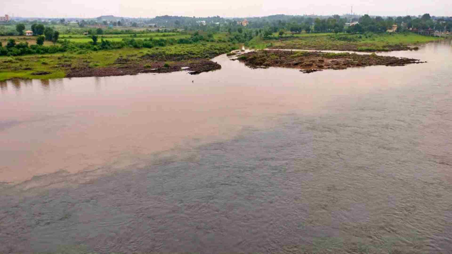 मां नर्मदा के दो स्वरूप।
