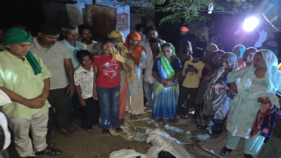 Death of mother and two daughters: Dead bodies of mother and daughters came wrapped in shrouds