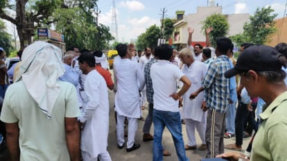 Gangoh: Police Prevent Mahapanchayat Called by BJP Leader Komal Gurjar, Crowd Gathers at SP Leaders House
