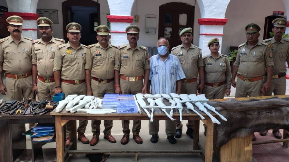 Hakim used to supply consignment of arms to Kashmir evidence of conversation with suspects living in PoK found