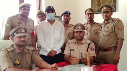 B.Tech student became fake TTE for girlfriend marriage arrested in varanasi cantt railway station