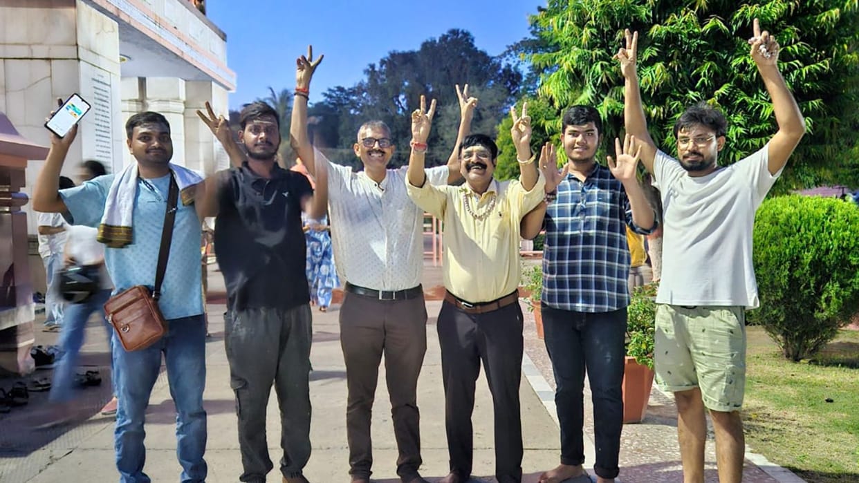 IMS BHU way is clear to become Dean of Medicine Faculty Professors are doing peace movement since 3 June