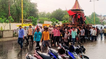 Weather News More than 20 mm of rain fell in Varanasi waterlogging on 10 roads alert was issued