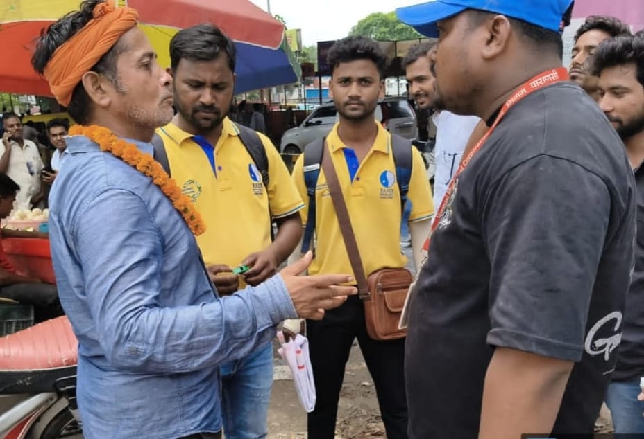 Varanasi Municipal Corporation will garland those who litter