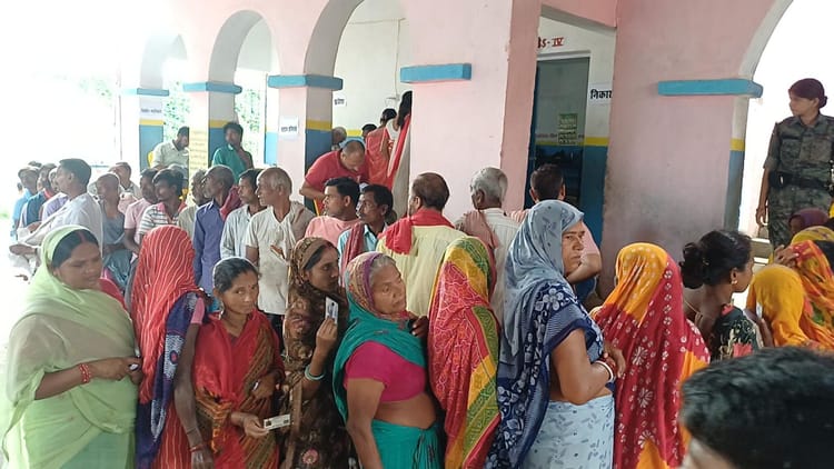 Bihar Election News: 26 जिलों के 42 नगरपालिकाओं में निकाय चुनाव संपन्न, पहली बार 70 फीसदी लोगों ने की ई वोटिंग