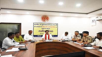 Deputy CM held a meeting with officials discussed many issues including Kanwar Yatra in Sawan in Kabirdham
