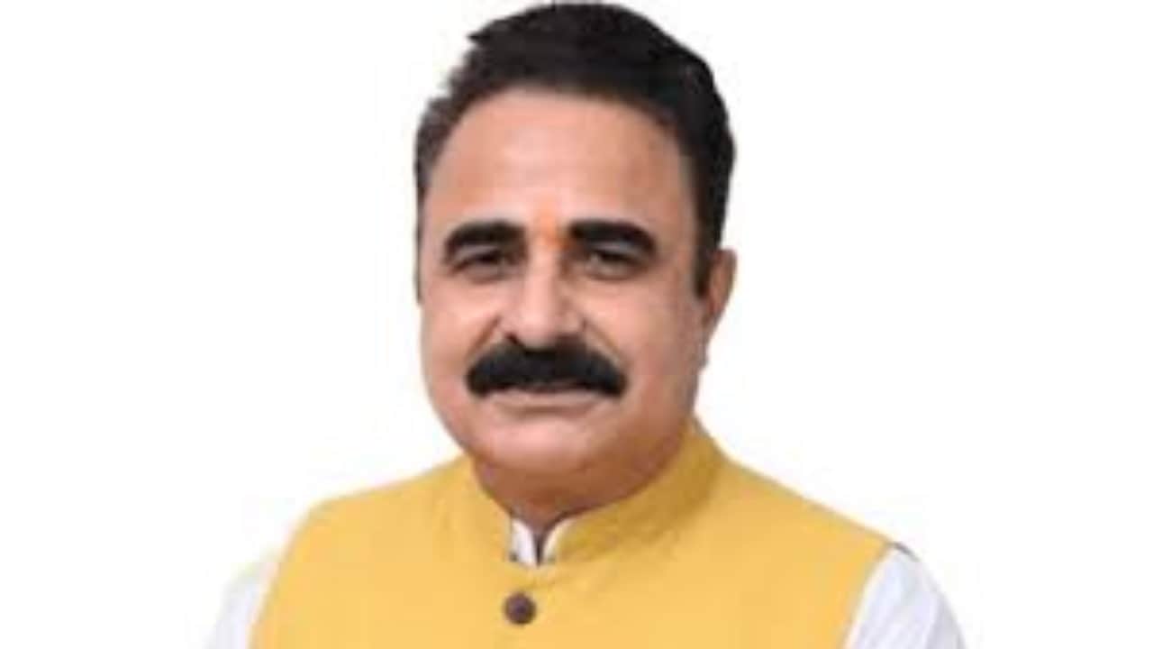 स्कूल शिक्षा बोर्ड धर्मशाला के अध्यक्ष डॉ. राजेश शर्मा।